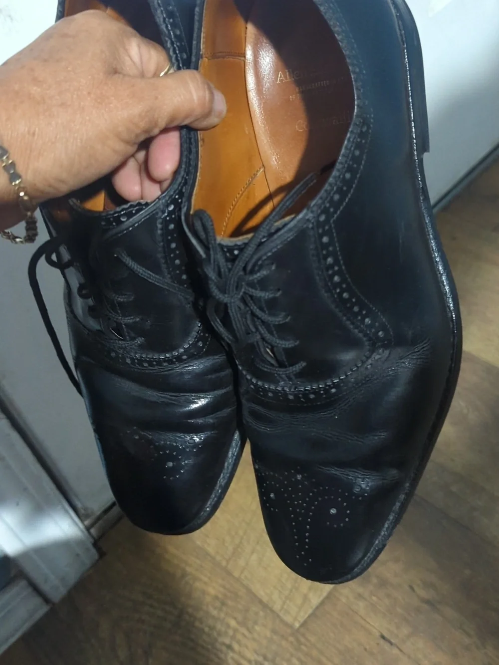Allen Edmonds Wallis Black Leather Brogue Lace-Up Oxfords